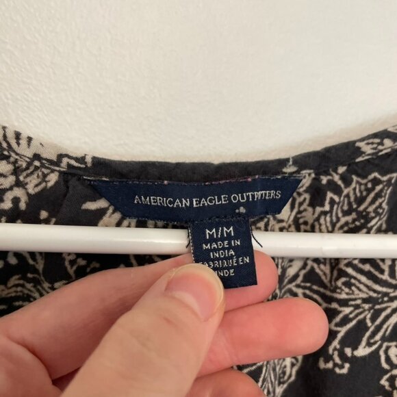 AMERICAN EAGLE Dark Gray Off White Floral Mixed Print Tiered Boho Tank Blouse M - Picture 5 of 11